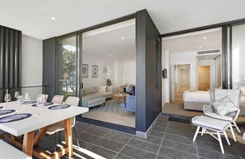 Huskisson House | Oceanfront 204 on the Beach - Guest Rated 9.2/10