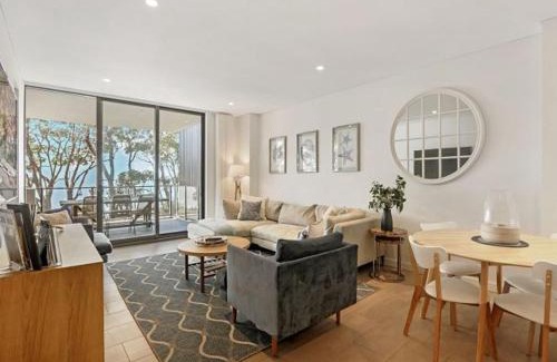 Huskisson House | Oceanfront 204 on the Beach - Guest Rated 9.2/10