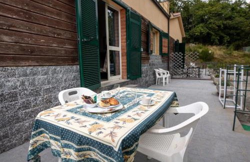 Leivi Apartment | Relaxing Retreat at Appartamento Ciliegio with Pool Access