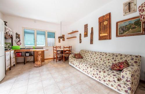 Leivi Apartment | Relaxing Retreat at Appartamento Ciliegio with Pool Access