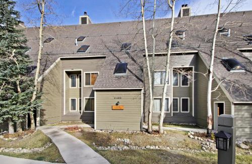 Keystone Apartment | Experience Comfort at 2054 The Pines Condo with a Pool