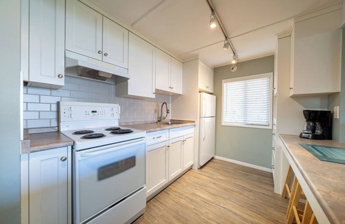 Regional District of Nanaimo Condo | #206 Upper Beach View Suite at Shorewater Resort, Qualicum Beach