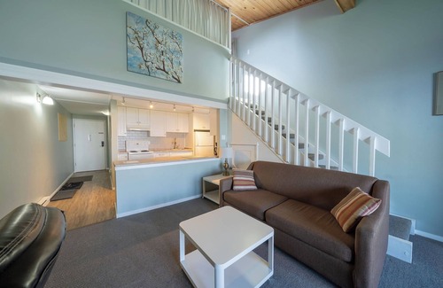 Regional District of Nanaimo Condo | #206 Upper Beach View Suite at Shorewater Resort, Qualicum Beach