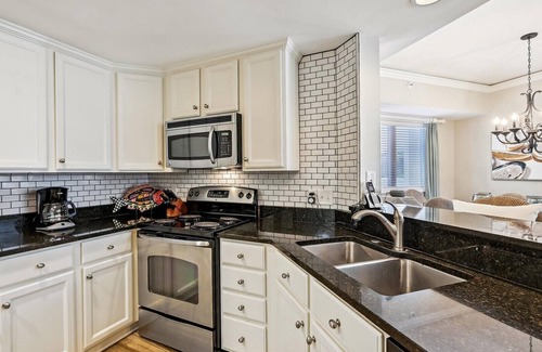 Palmetto Dunes Villa | Elegant 206 Windsor Place Villa with Oceanfront Access