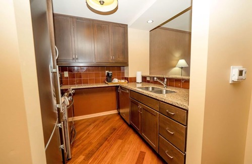 Cle Elum Condo | Cozy One Bedroom Condo with Kitchen & Private Patio