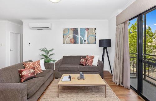 Northbridge Apartment | Discover 207 Executive Escape: Family-Friendly Retreat
