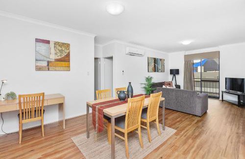 Northbridge Apartment | Discover 207 Executive Escape: Family-Friendly Retreat