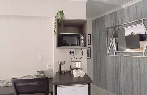 Greater Johannesburg Metropolitan Area Cabin | Discover Relaxation at 207 Main Ave: Pool & Spa Awaits
