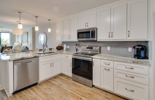 Isle of Palms Apartment | Ocean View Retreat: 208 B Shipwatch by AvantStay