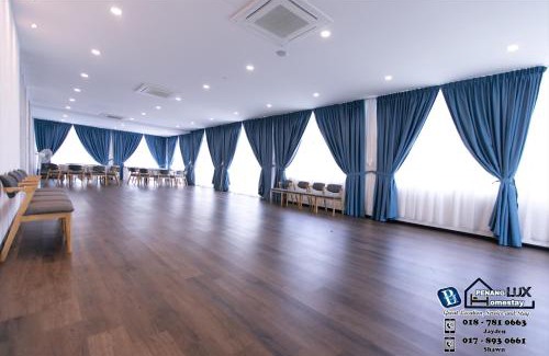 Bayan Lepas House | Impressive 20BR Villa with Pool, Golf View & BBQ Amenities