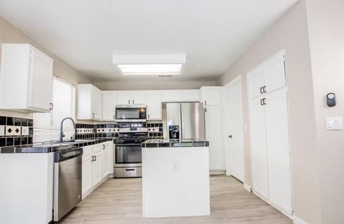 Orchards House | Near Las Vegas Strip: Family-Friendly 3 Bedroom Retreat
