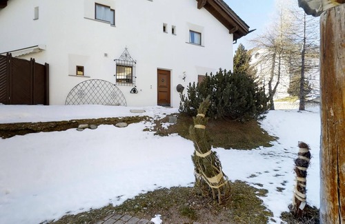 Silvaplana Apartment | Ground Floor 2½-Room Apartment, Rated 10/10 by Guests