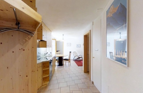 Silvaplana Apartment | Guest Rated 9.8: Cozy 2½-Room Apartment with Great Amenities