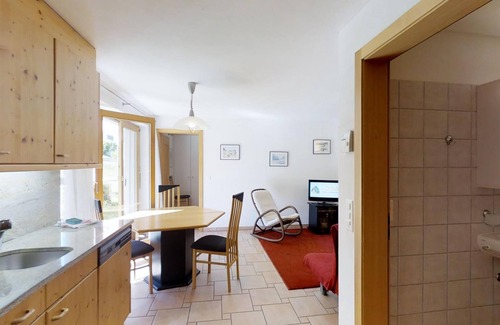 Silvaplana Apartment | Guest Rated 9.8: Cozy 2½-Room Apartment with Great Amenities