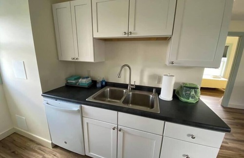 Alburg House | Experience Isle View Cottages: Golf, Kayaking & Lake Views