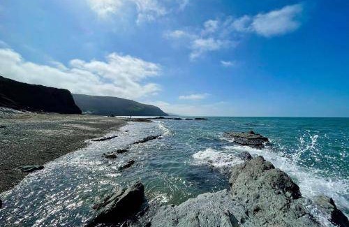 Aberystwyth Cabin | Cozy Lodge for 2 with Kitchen & Pet-Friendly Amenities