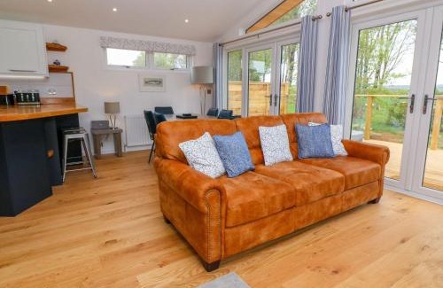 Dobwalls House | Discover 21 Meadow Retreat: Pet & Child Friendly Escape