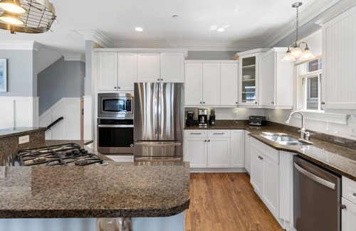 Ocean Point House | Discover 21 Ocean Point: Top-Rated with Pool & Family Amenities
