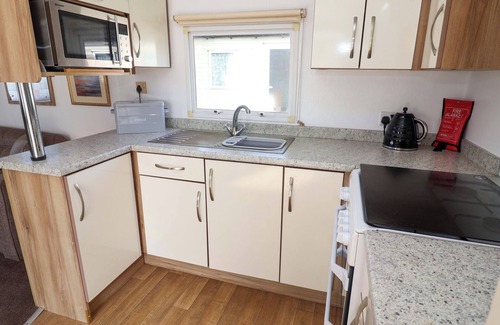 Felixstowe Cottage | 21 POPLAR AVENUE, pet friendly, with pool in Felixstowe, Suffolk
