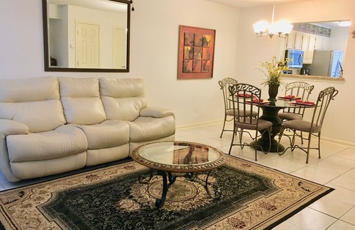 Lafayette House | Top-Rated Long Plantation Suites with Pool & Spa Amenities