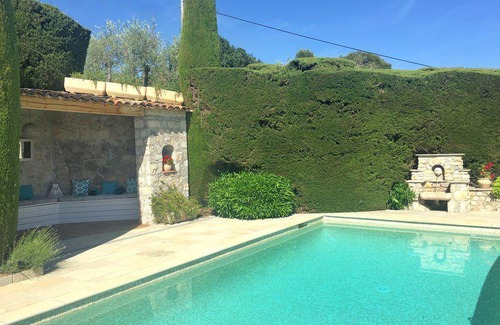 Mougins House | Spacious 3-Bedroom House with Pool & Pet-Friendly Amenities