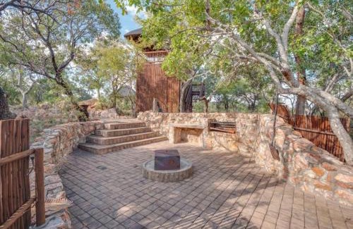 Leeupoort Villa | 210 Zebula, 5-bedroom house & 1-bedroom cottage