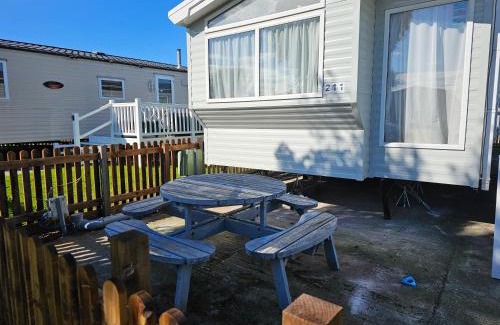 Burnham-on-Sea Other | 95 Holiday Resort Unity: Family Fun with Entertainment Passes