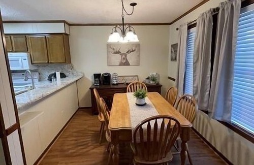 Banner Elk Condo | Guest Rated 10/10 at The Owl Cove Wedding Barn Retreat