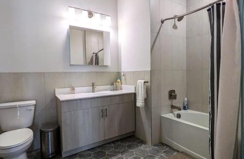 Dunellen Apartment | 212 Modern 1BR Apt Walk to NJTransit