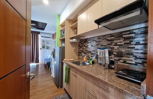 Poblacion District Hotel | 2124 Mesatierra Garden Residences with FREE WIFI and NETFLIX