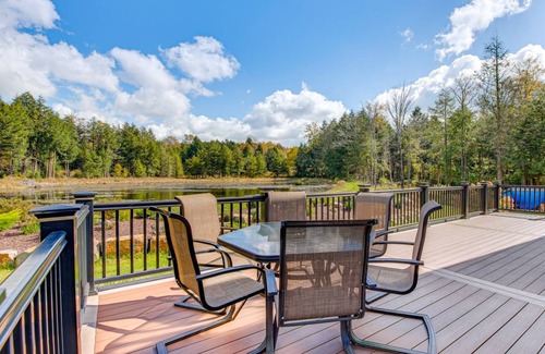 Granville Summit House | Spacious 4-Bedroom Lake View House for Family Getaways