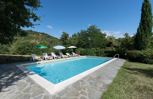 Dicomano House | Spacious 4-Bedroom Apartment for Up to 8 Guests