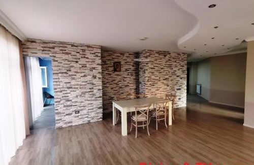 Magnetiti Apartment | Family-Friendly 216m Apartments with Ocean View in Ureki