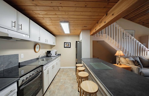 Regional District of Nanaimo Condo | #218 Upper Beach View Suite at Shorewater Resort, Qualicum Beach