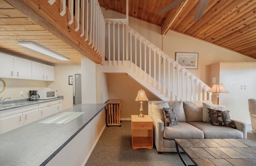 Regional District of Nanaimo Condo | #218 Upper Beach View Suite at Shorewater Resort, Qualicum Beach