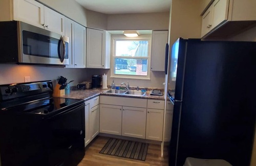 Franklin House | Discover 219 Maxwell St - Unit C: Renovated Family Getaway