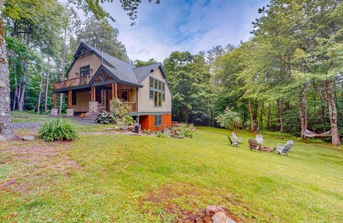 West Dover House | Welcoming Retreat at 219 Old Ark Road with Hot Tub