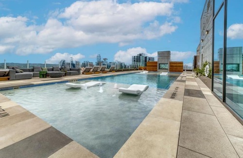 Rainey Street Historic District House | Modern 2BD Condo on Rainey St with Breathtaking Views