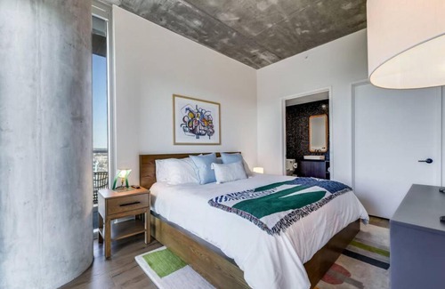 Rainey Street Historic District House | Modern 2BD Condo on Rainey St with Breathtaking Views