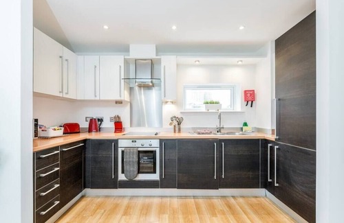 Guildford Apartment | Family-Friendly 2 Bedroom Apartment at 22 Abbots Yard