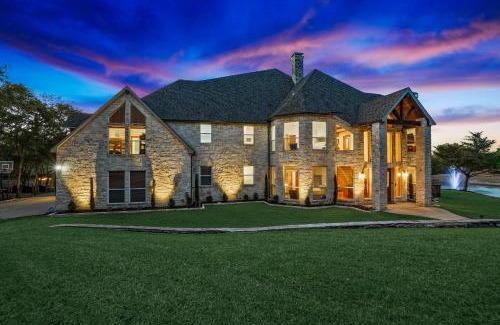 Garland House | 22-Acres Mansion - Pool Party Venue Games & More