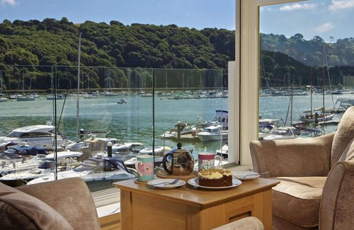 Dartmouth Cottage | 22 Dart Marina