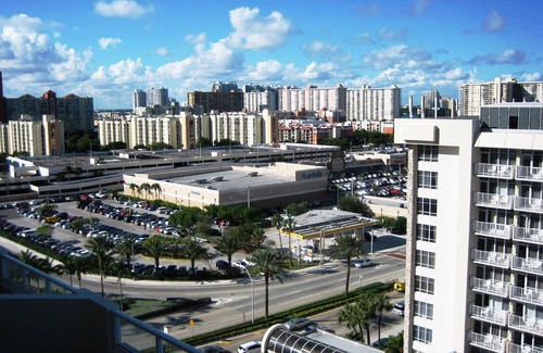 Sunny Isles Beach Condo | Ocean Beach Residence: Top-Rated Oceanfront Condo Getaway