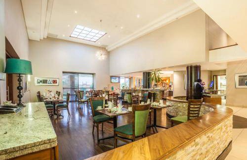 Gaborone Hotel | Family-Friendly Hotel for 10 with Pool & Restaurant