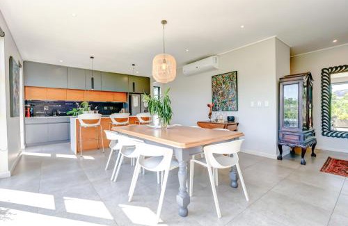 Salt Rock House | Beachfront Bliss at 22 Mbali Loop, Zululami Estate