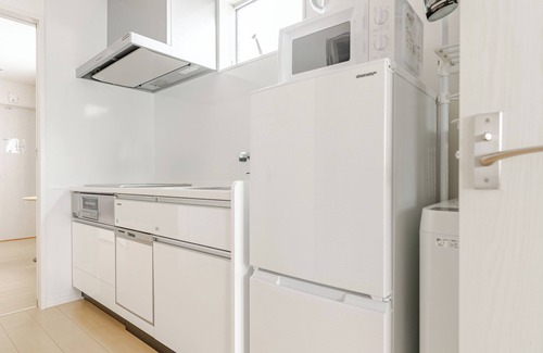 Minato Apartment | 22 min to EXPO,26 min to MINAMI-Nippombashi: Kuromon Market,National Bunraku
