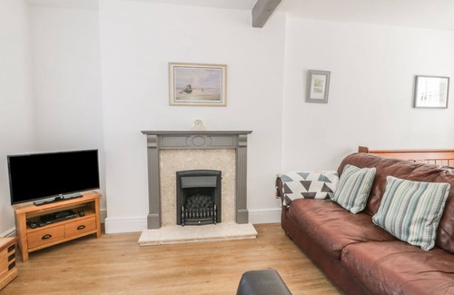 Conwy Cottage | Family-Friendly Retreat at 22 Uppergate Street, Conwy