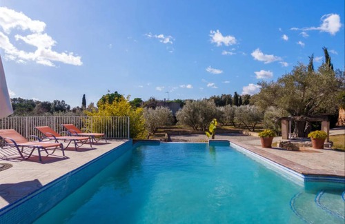 Selva House | Spacious 4-Bedroom House with Private Pool for 8 Guests