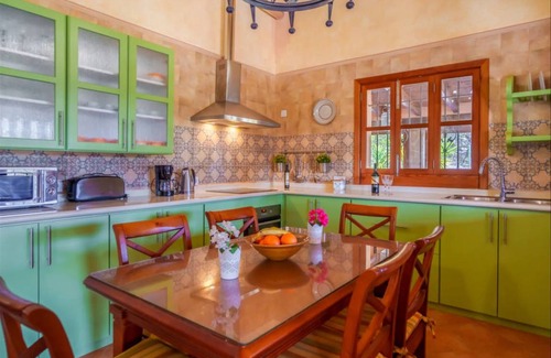 Selva House | Spacious 4-Bedroom House with Private Pool for 8 Guests