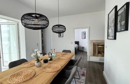 Friedrichsfeld Apartment | Stunning 220 qm Penthouse with Elevator Access